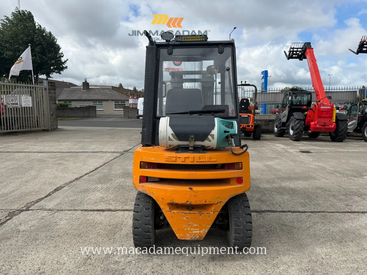 Still R70-25T 2.5 ton Gas powered forklift - Image 3