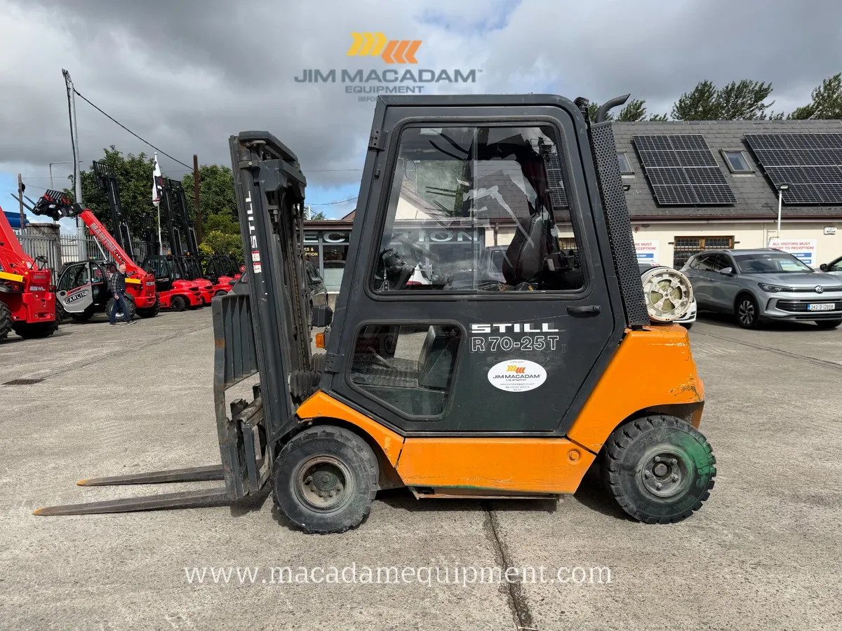 Still R70-25T 2.5 ton Gas powered forklift - Image 1