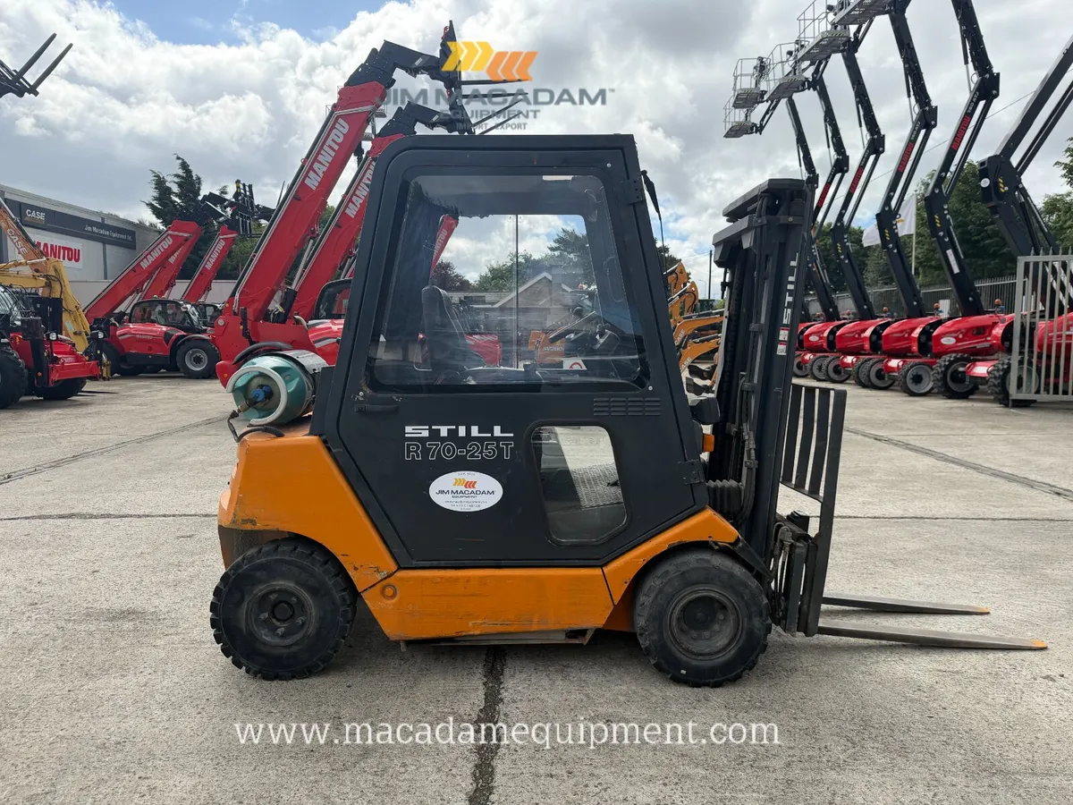 Still R70-25T 2.5 ton Gas powered forklift - Image 2