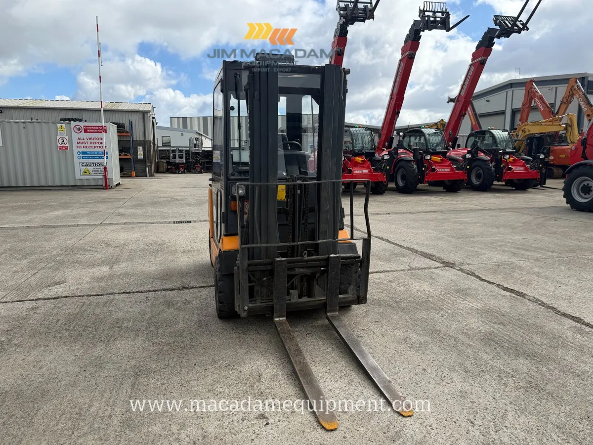 Still R70-25T 2.5 ton Gas powered forklift - Image 4
