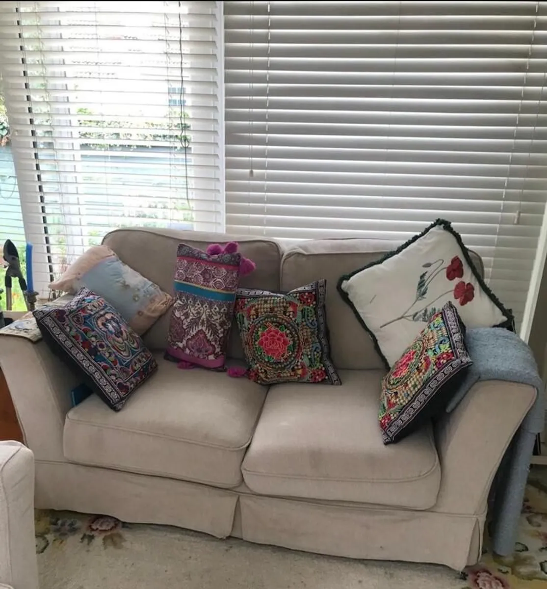 Free Kitchen table and sofas - Image 2