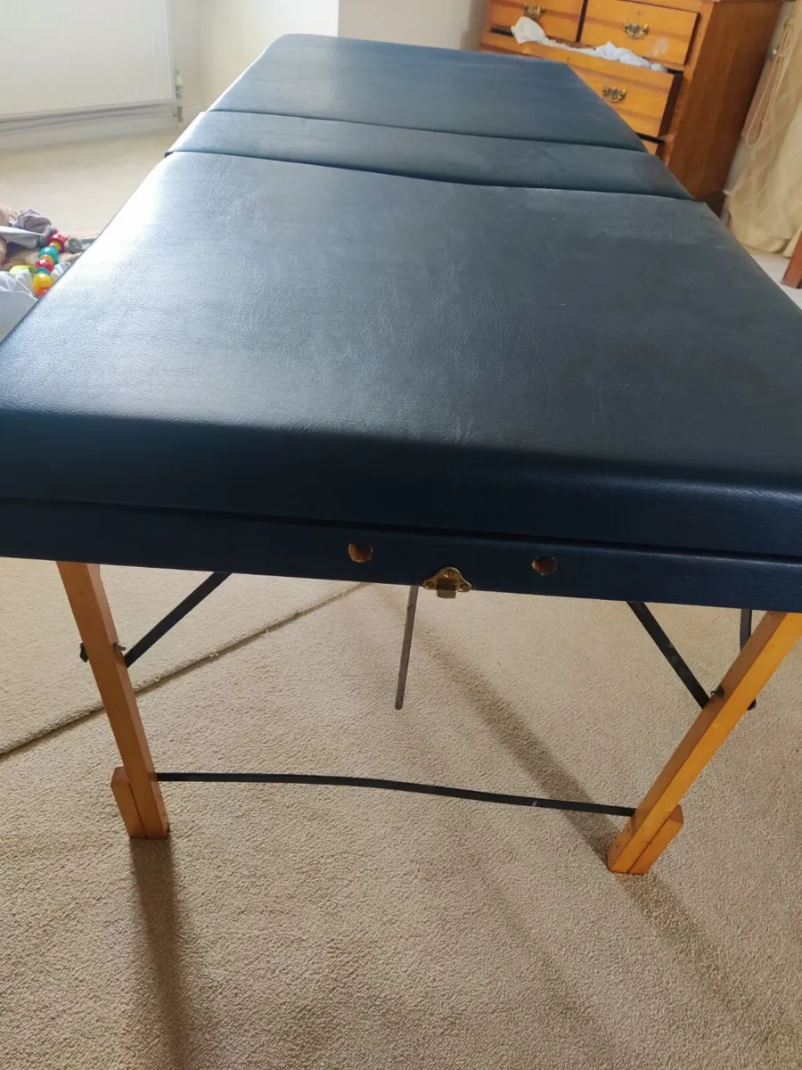 Massage table - Image 1