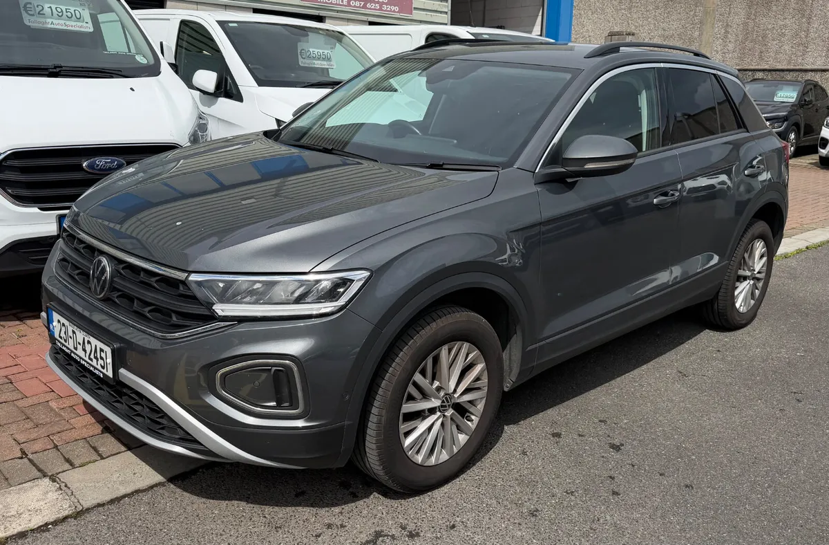 2023 Volkswagen T-Roc Commercial - Image 1