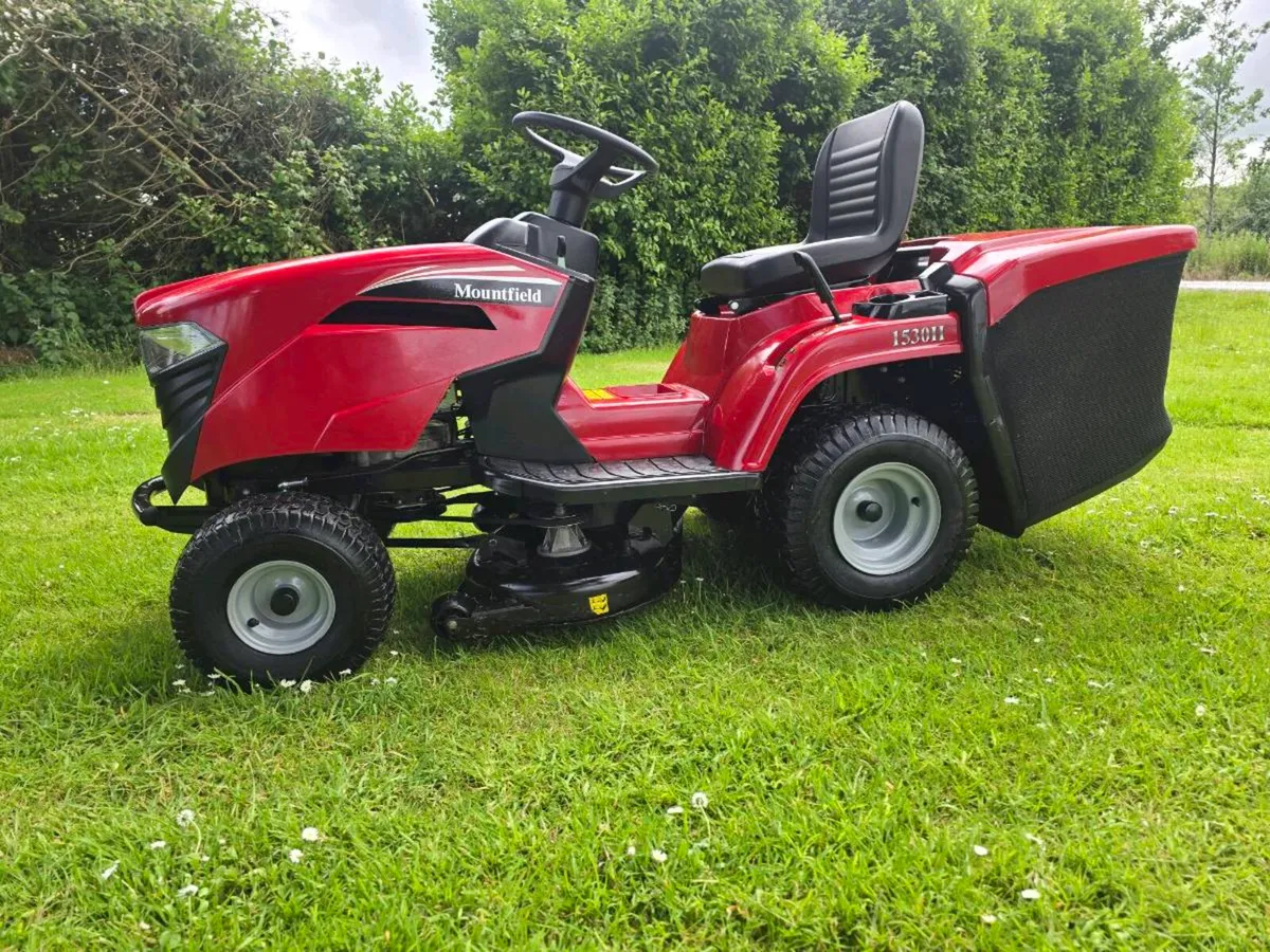 Mountfield castlegarden hydrostatic lawnmower - Image 2