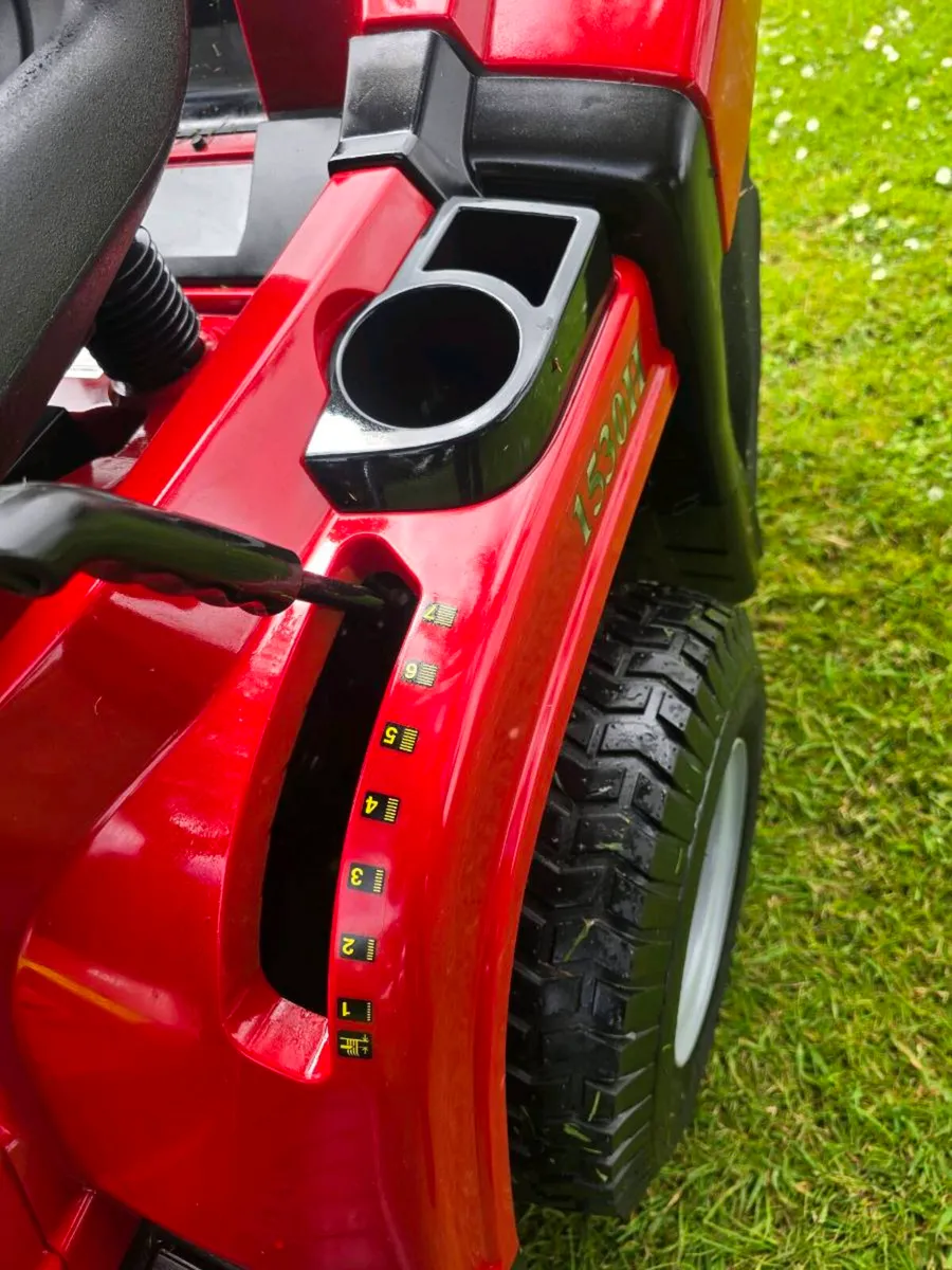 Mountfield castlegarden hydrostatic lawnmower - Image 4
