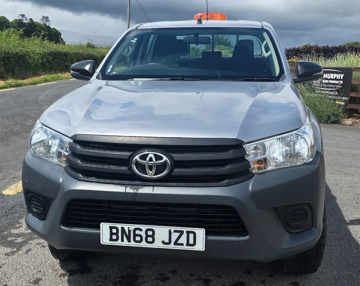 Toyota Hilux 2018 - Image 2