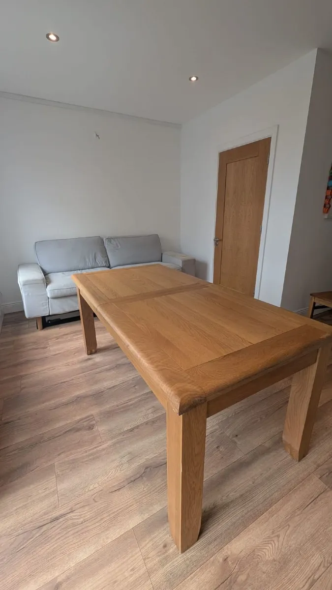 Oak Dining Table 6 chairs - Image 4