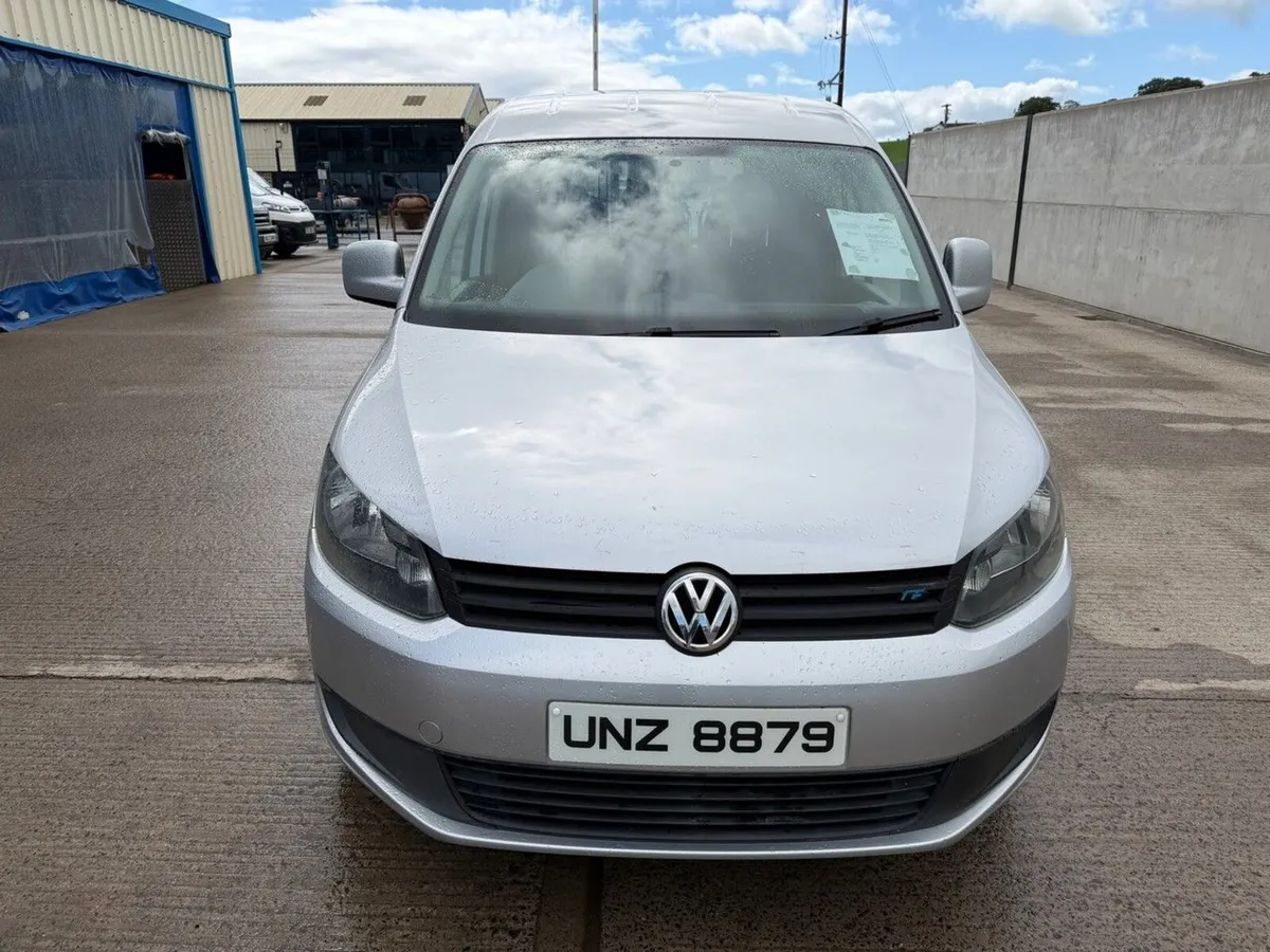 VOLKSWAGEN CADDY TRENDLINE 1.6 TDI 102PS CREW VAN - Image 4