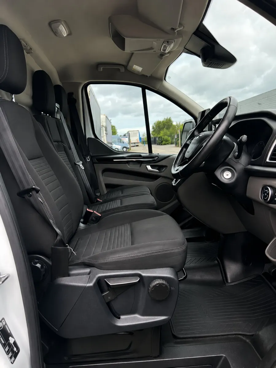 2022 Custom  170bhp Automatic Limited Edition - Image 4