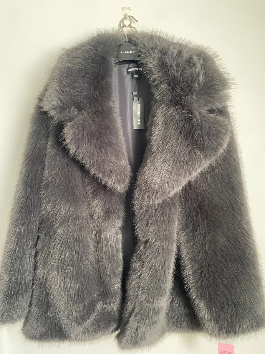 Faux fur oversized woman coat - Image 1