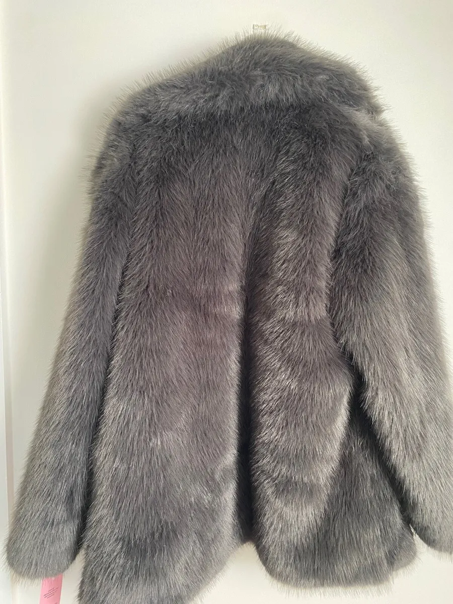 Faux fur oversized woman coat - Image 4