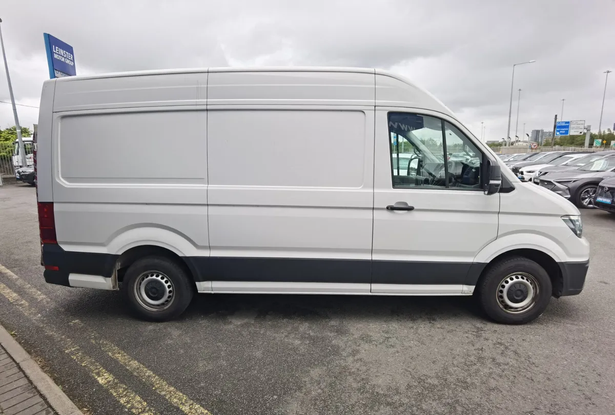 VOLKSWAGEN CRAFTER 2.0 *REAR LIFT* €19950 INC VAT. - Image 4