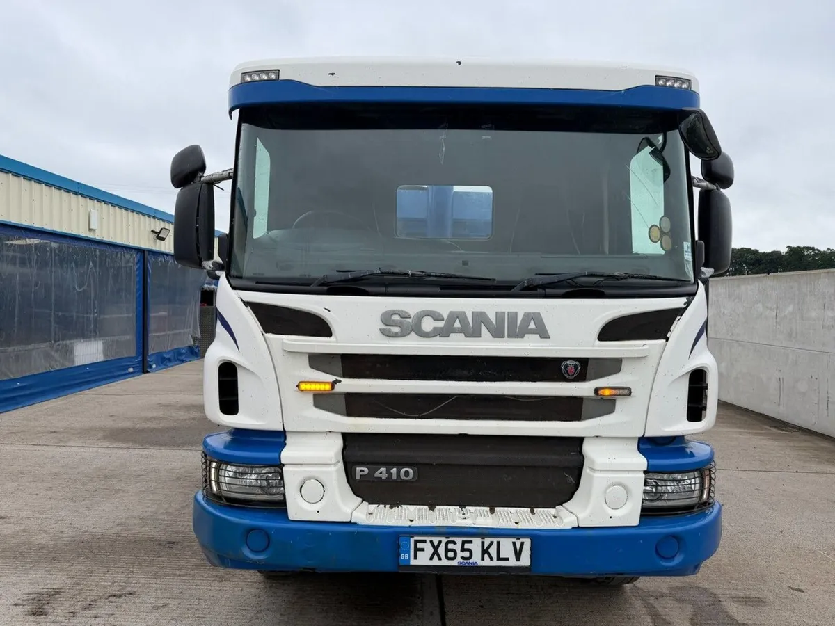 SCANIA P410 8x4 TIPPER - Image 3