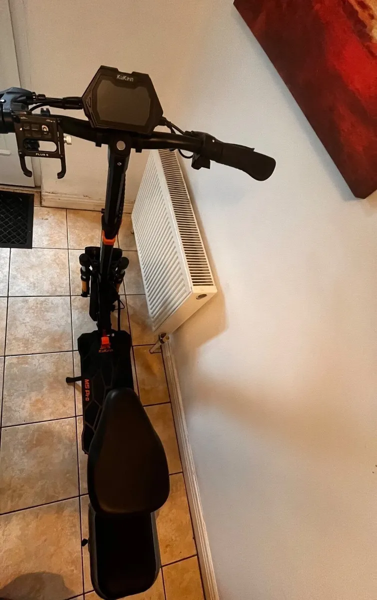 M5 Pro Electric Scooter- Phone Holder and Seat! - Image 2