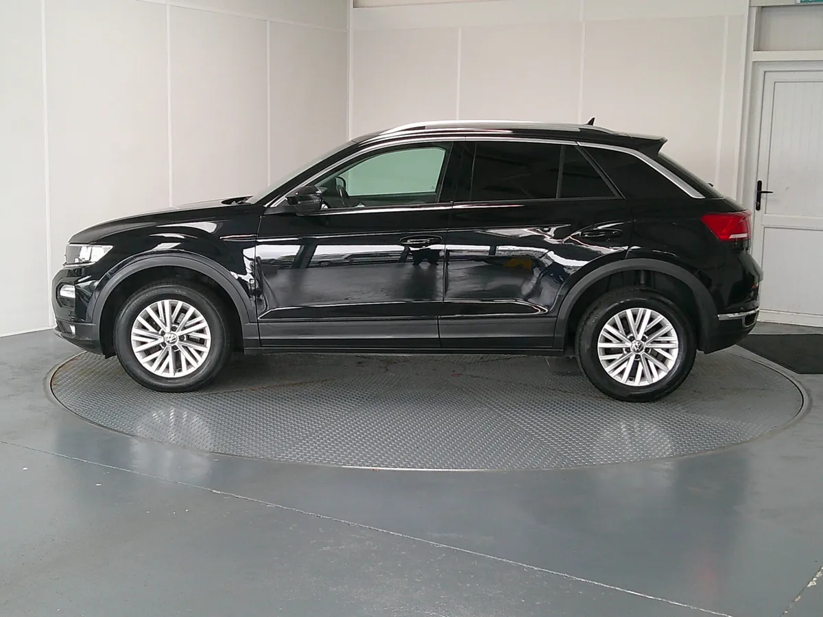 volkswagen t roc 2021 - Image 4