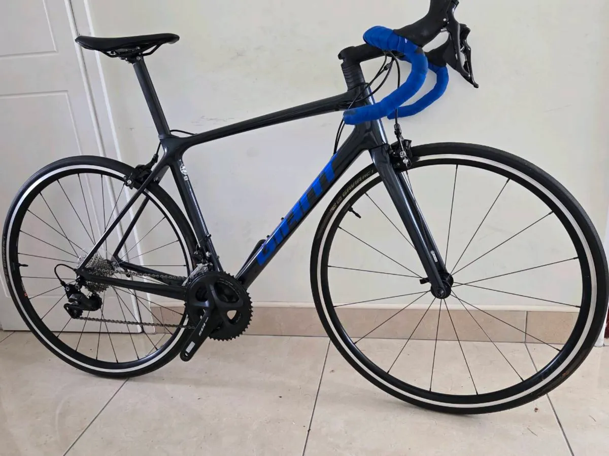 GIANT TCR ADVANCED CARBON + CAMPAGNOLO ZONDA whls - Image 1