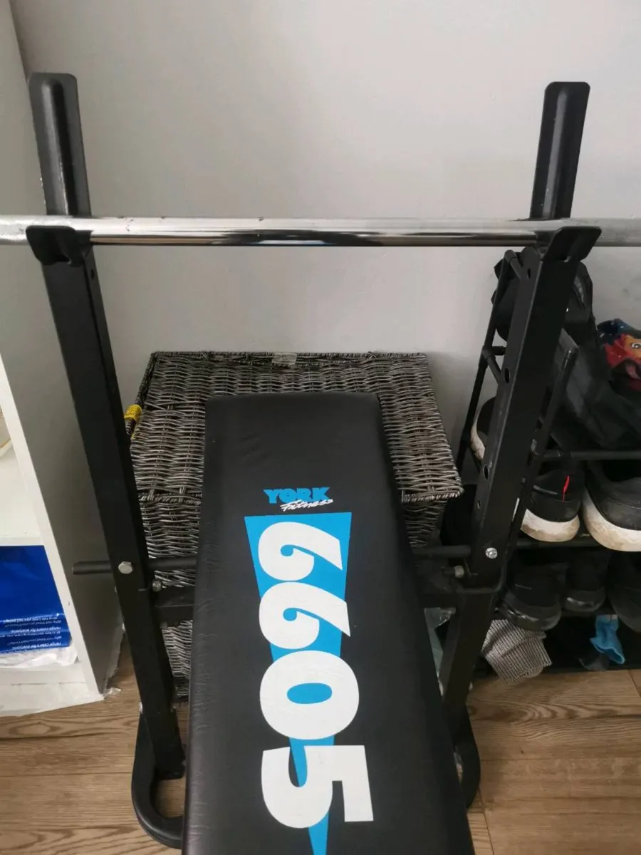 BenchPress Station+ Iron Barbell+ 30kg Iron weight - Image 1