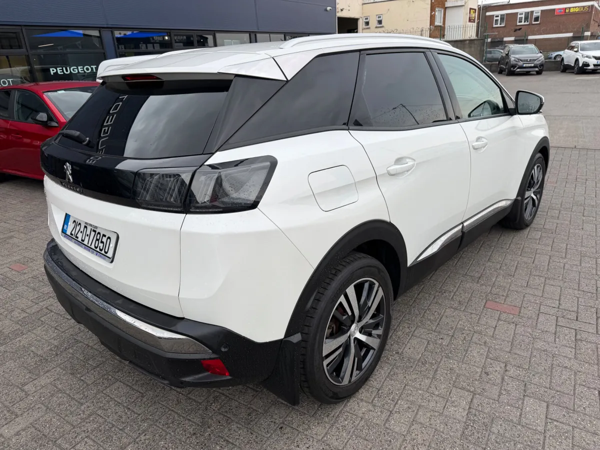 2021 Peugeot 3008 Allure commercial - Image 4
