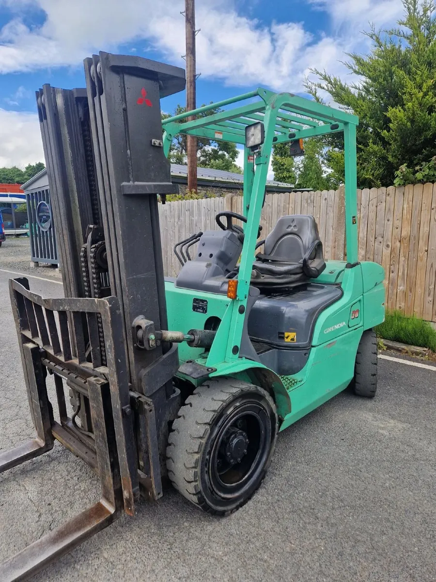 Mitsubishi Forklift FD30 - Image 1