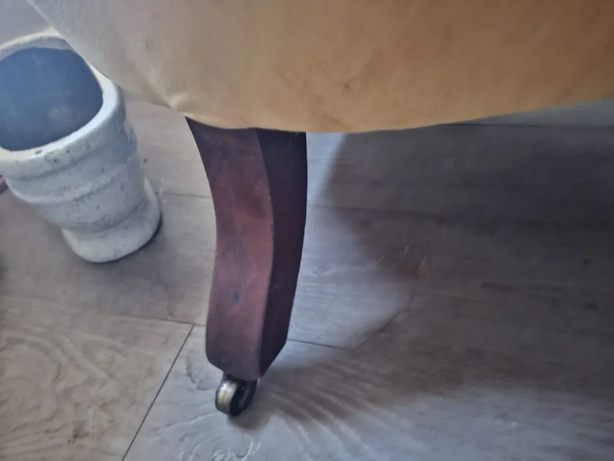 Chaise Lounge - Image 2