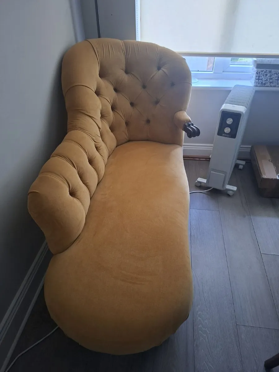 Chaise Lounge - Image 1
