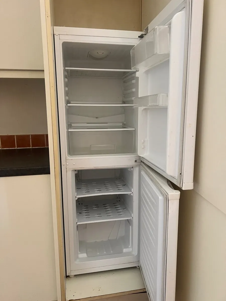 Fridge and freezer - Image 2