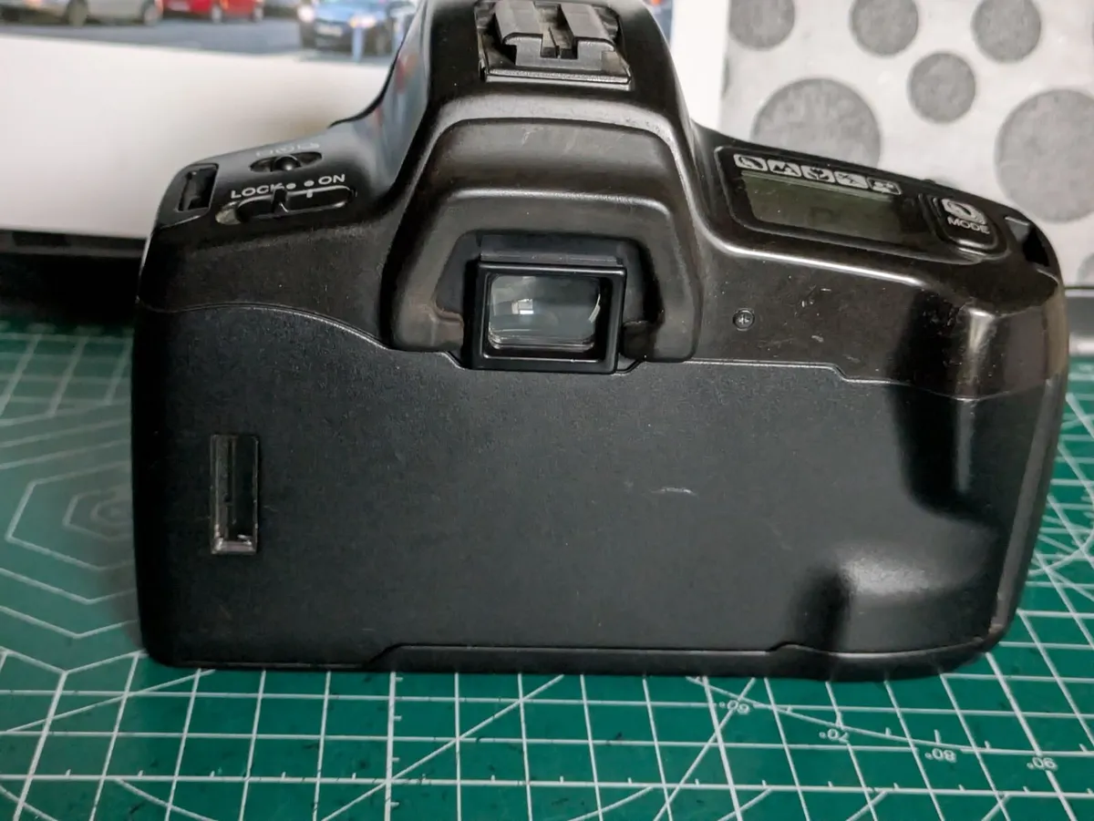 🎞️ Minolta Dynax 300 Si AF film SLR camera - Image 3