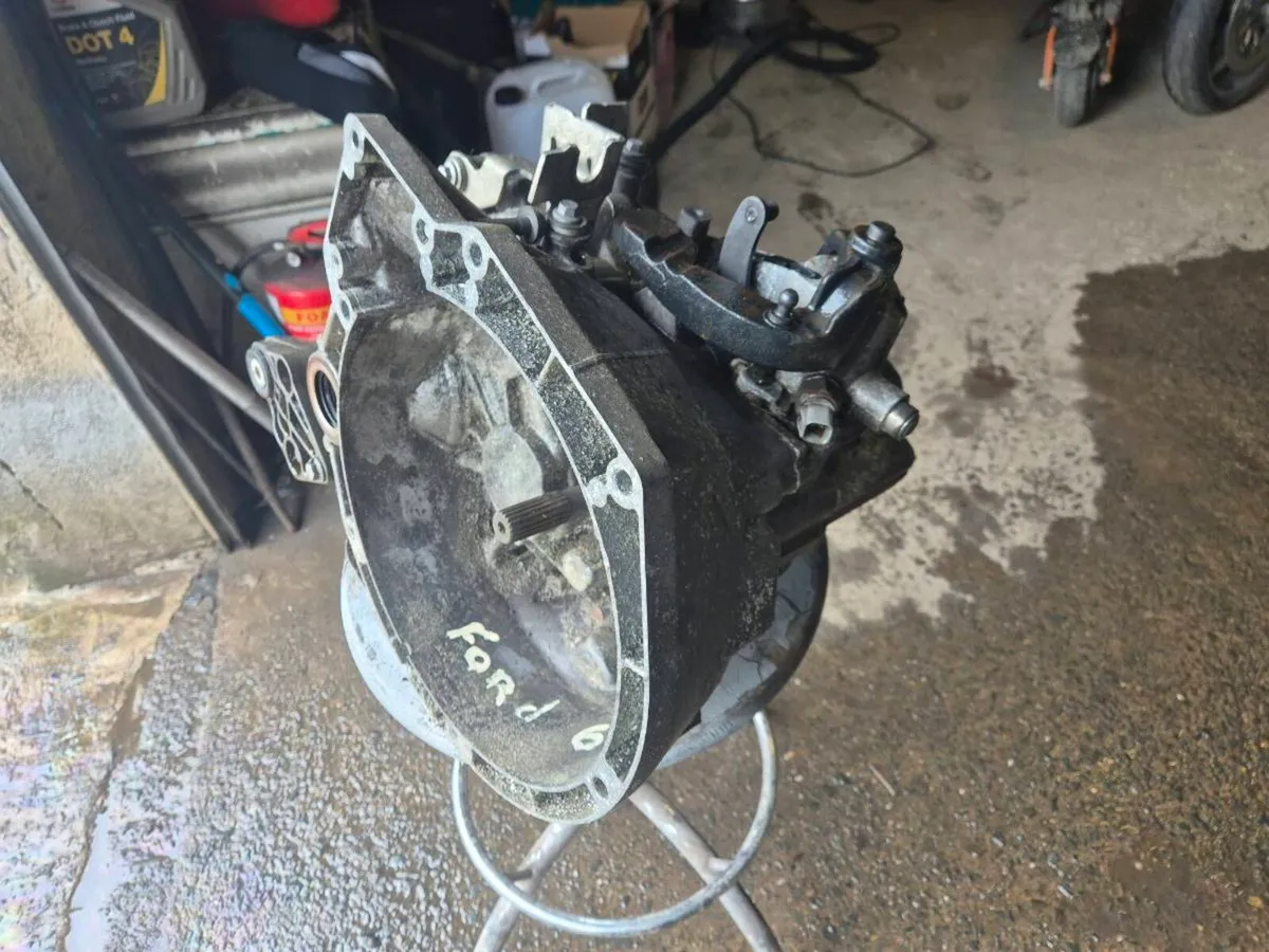 Ford focus gearbox - Image 1