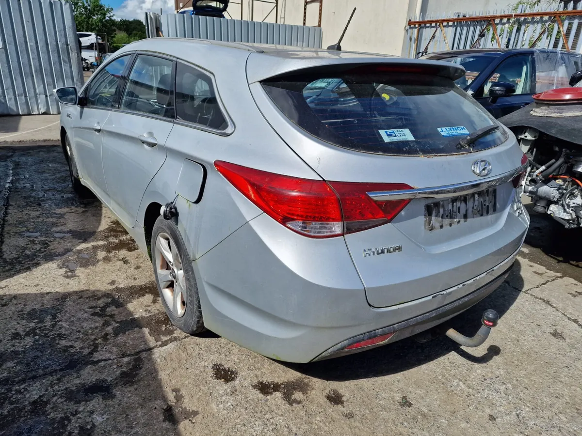 13 HYUNDAI I40  1.7 CRDI (D4FDD) FOR BREAKING - Image 4