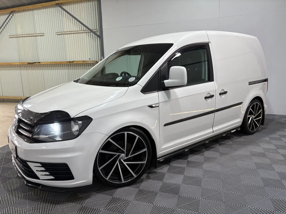 2016 Volkswagen Caddy 2.0 TDi Manual 160 Bhp - Image 4