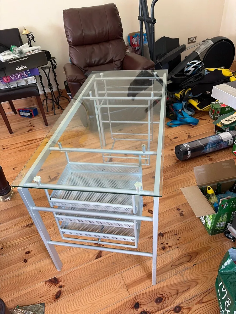 Office Desk - Image 1