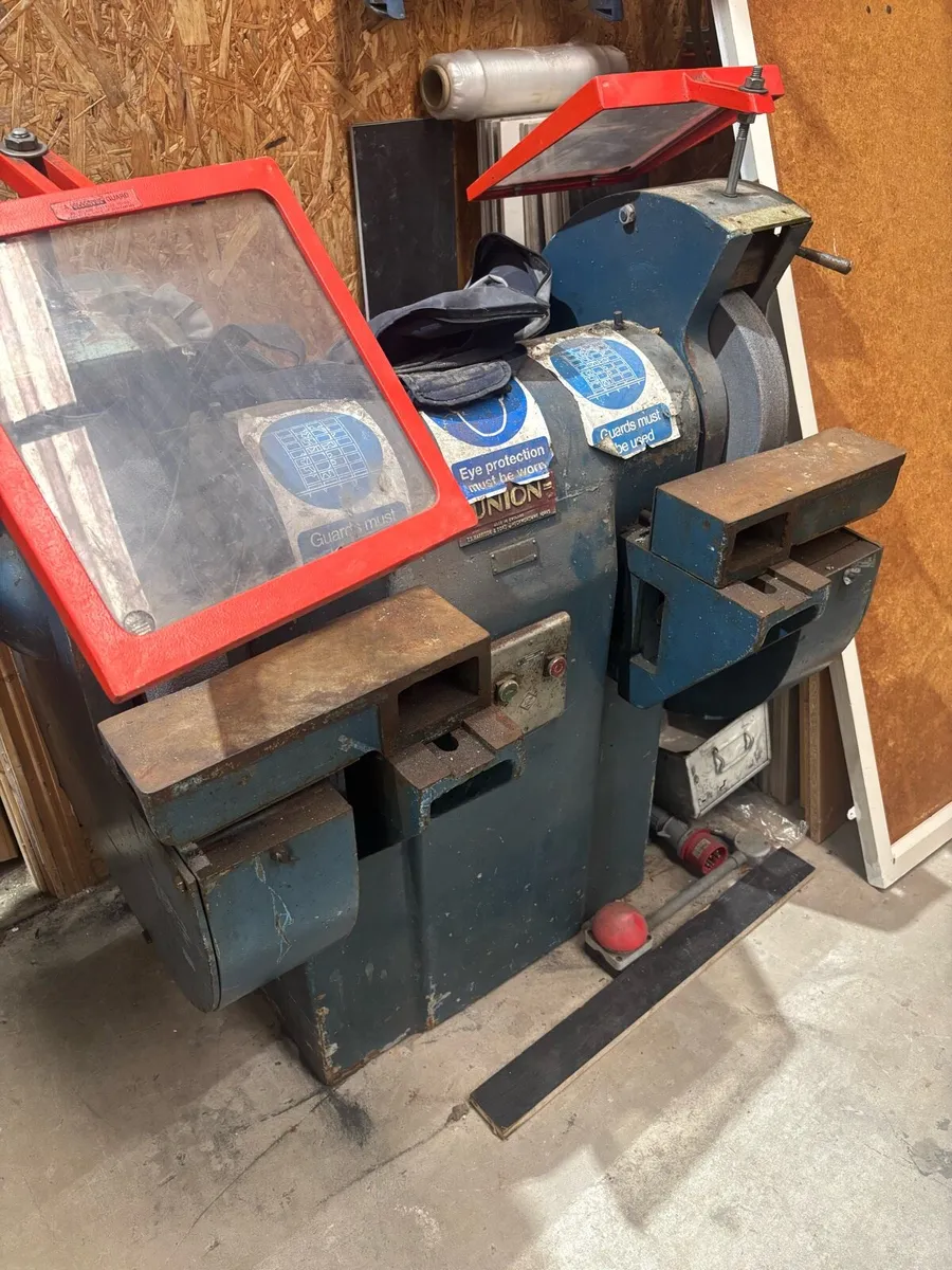 3  phase twin wheel 17” grinder - Image 1