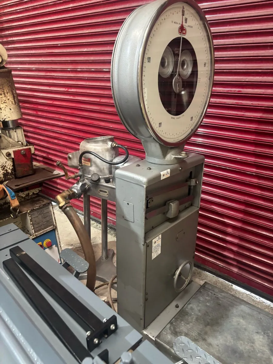 3  phase twin wheel 17” grinder - Image 4