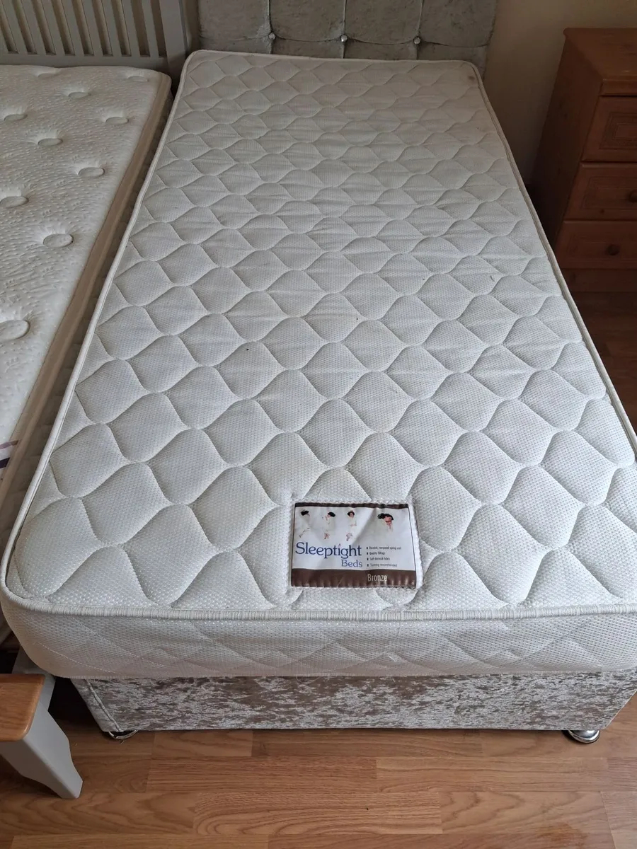 Single Beds - Image 3