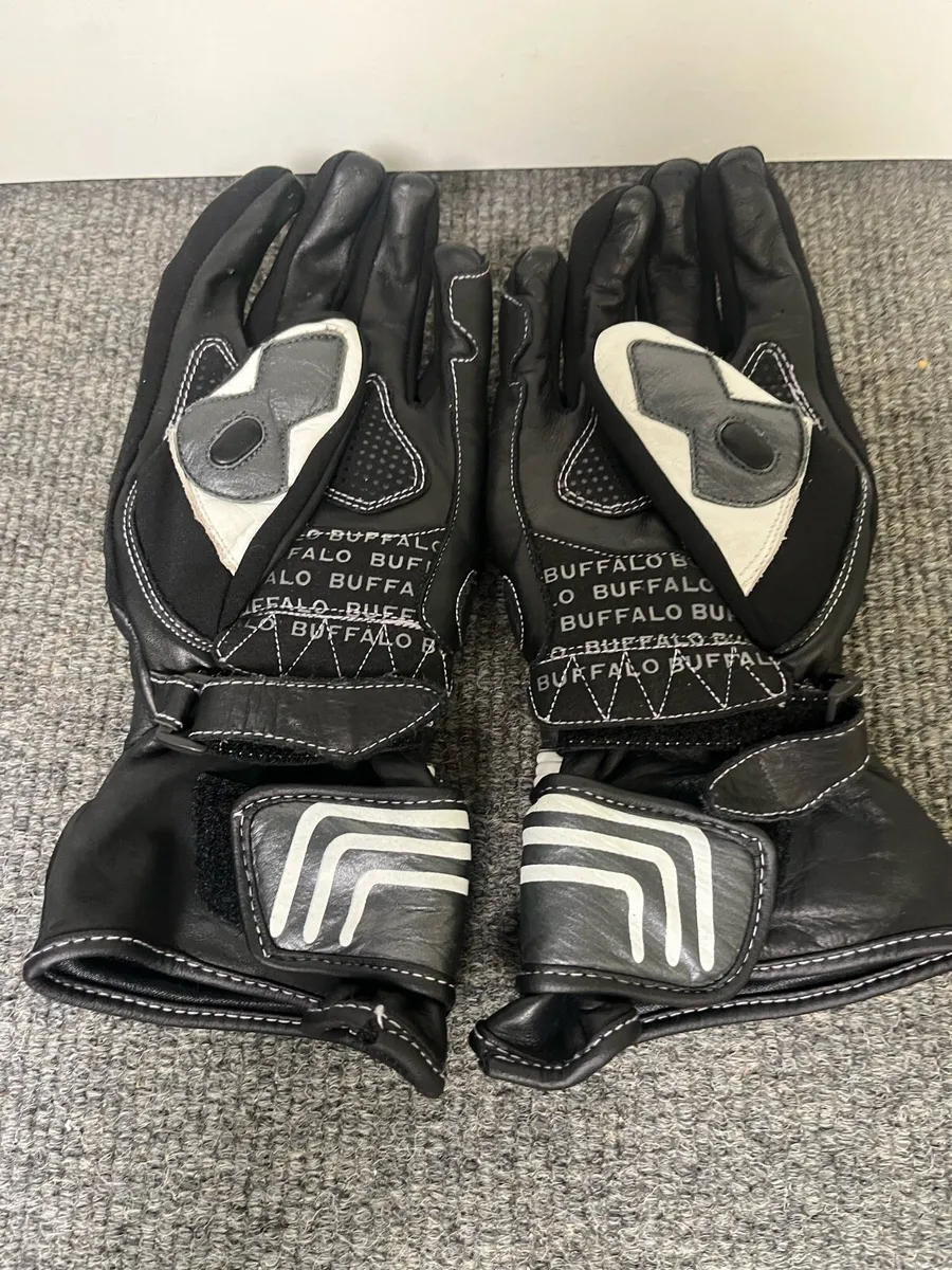 Buffalo Motorcycle Gloves - Image 3