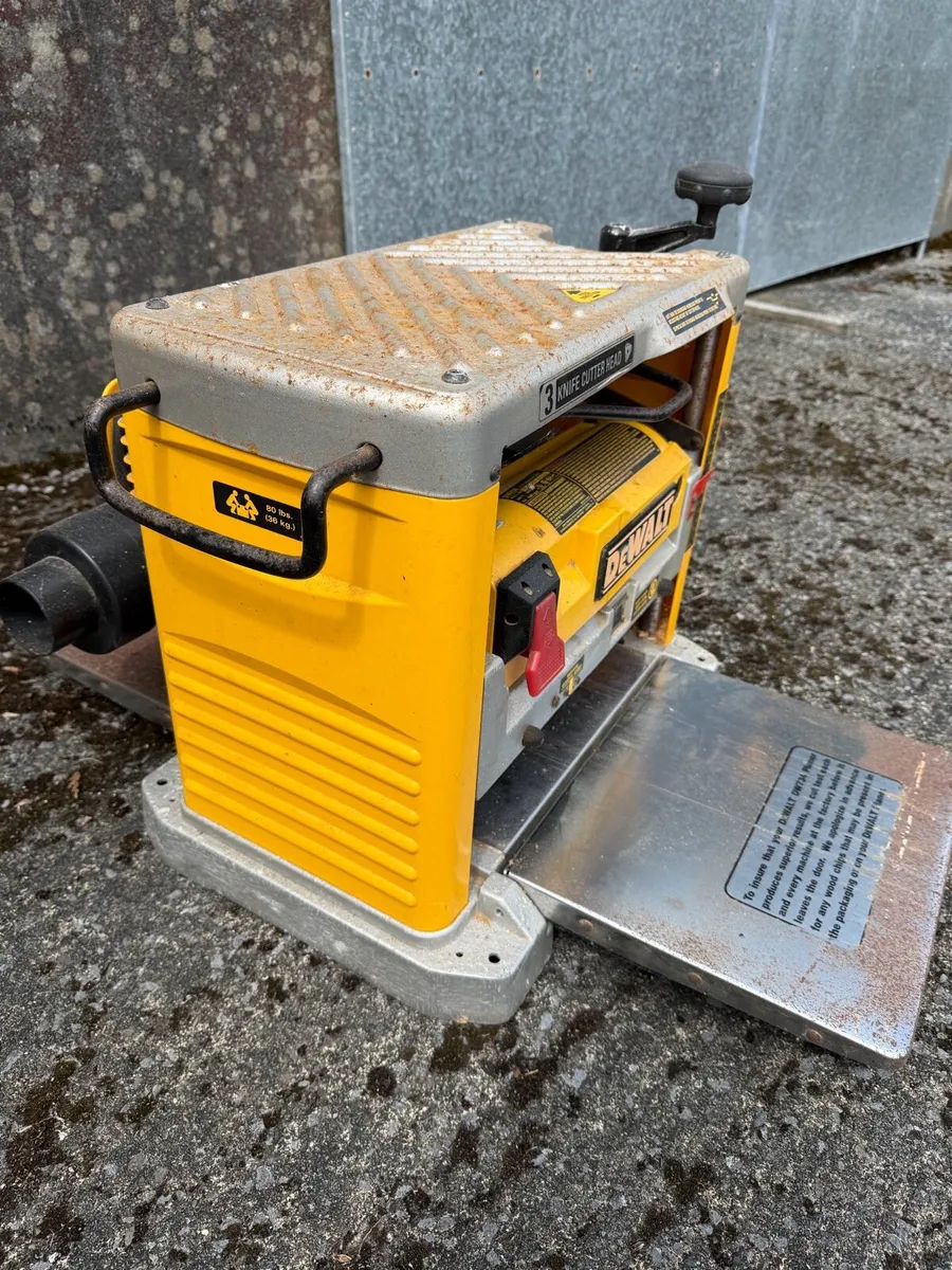 DeWalt DW733 Thickness Planer - Image 3