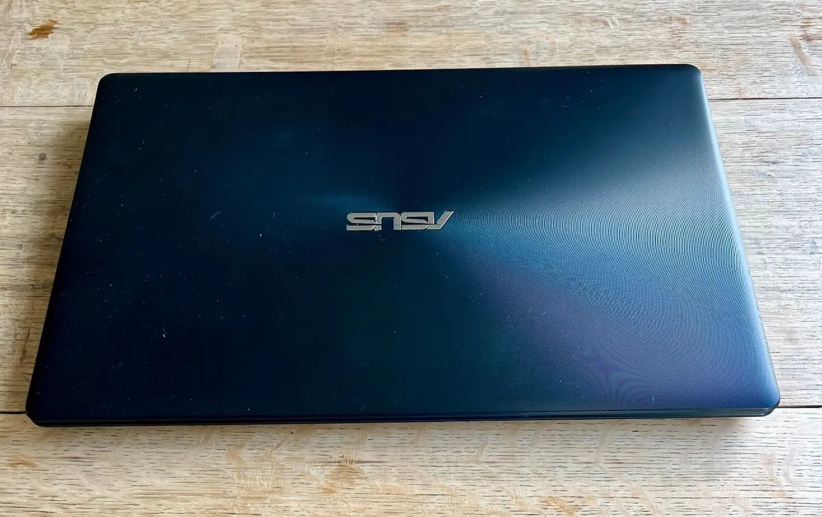 Laptop - Image 4
