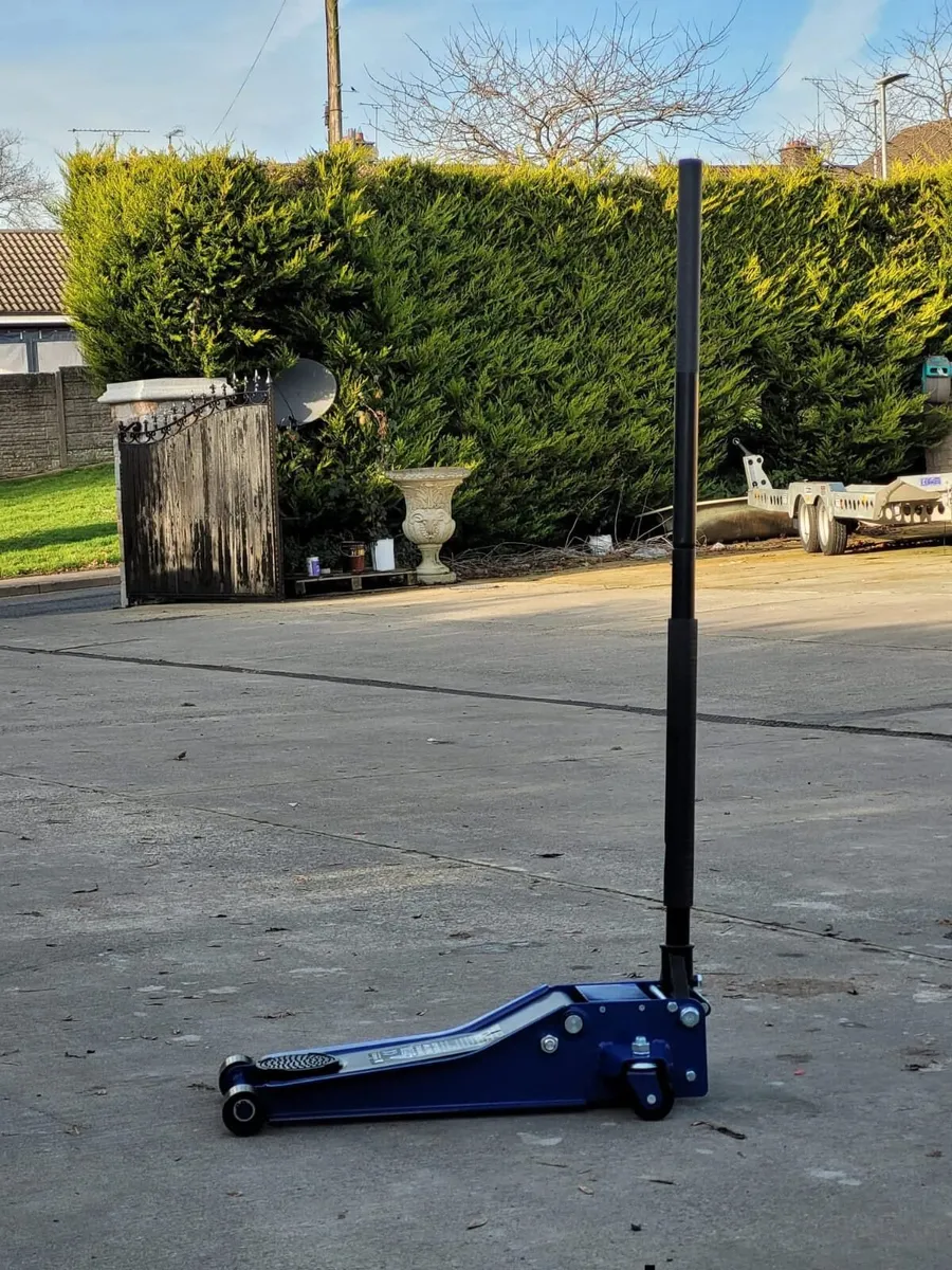 Heavy Duty 4 Ton Ultra Low Profile Trolley Jack - Image 4
