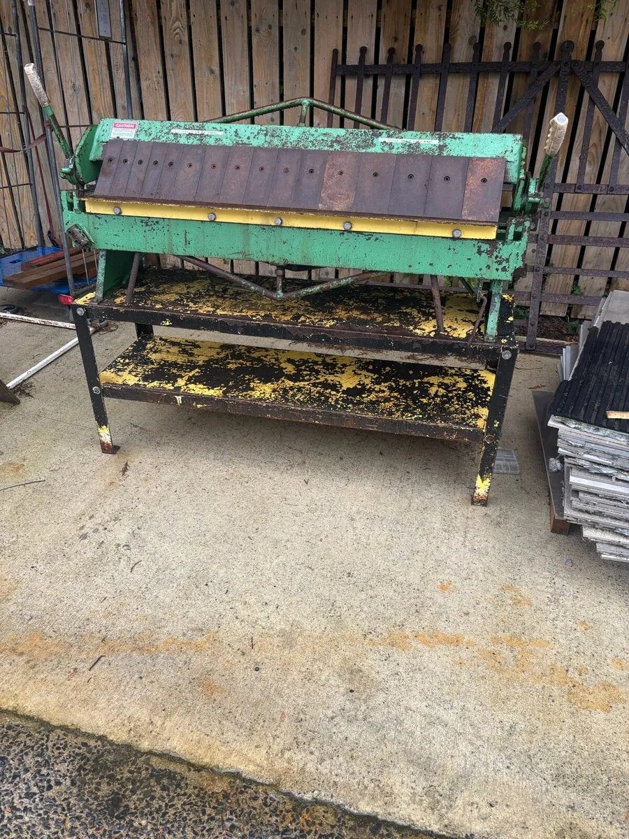 40” manual folder - Image 1