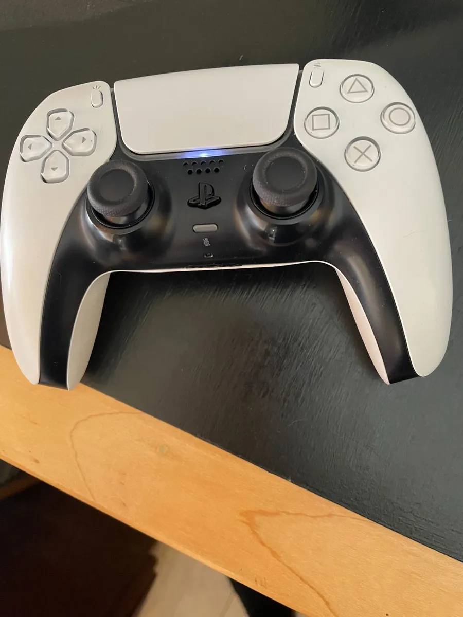 Playstation 5 disk version Console, 825GB, + GTA V - Image 3