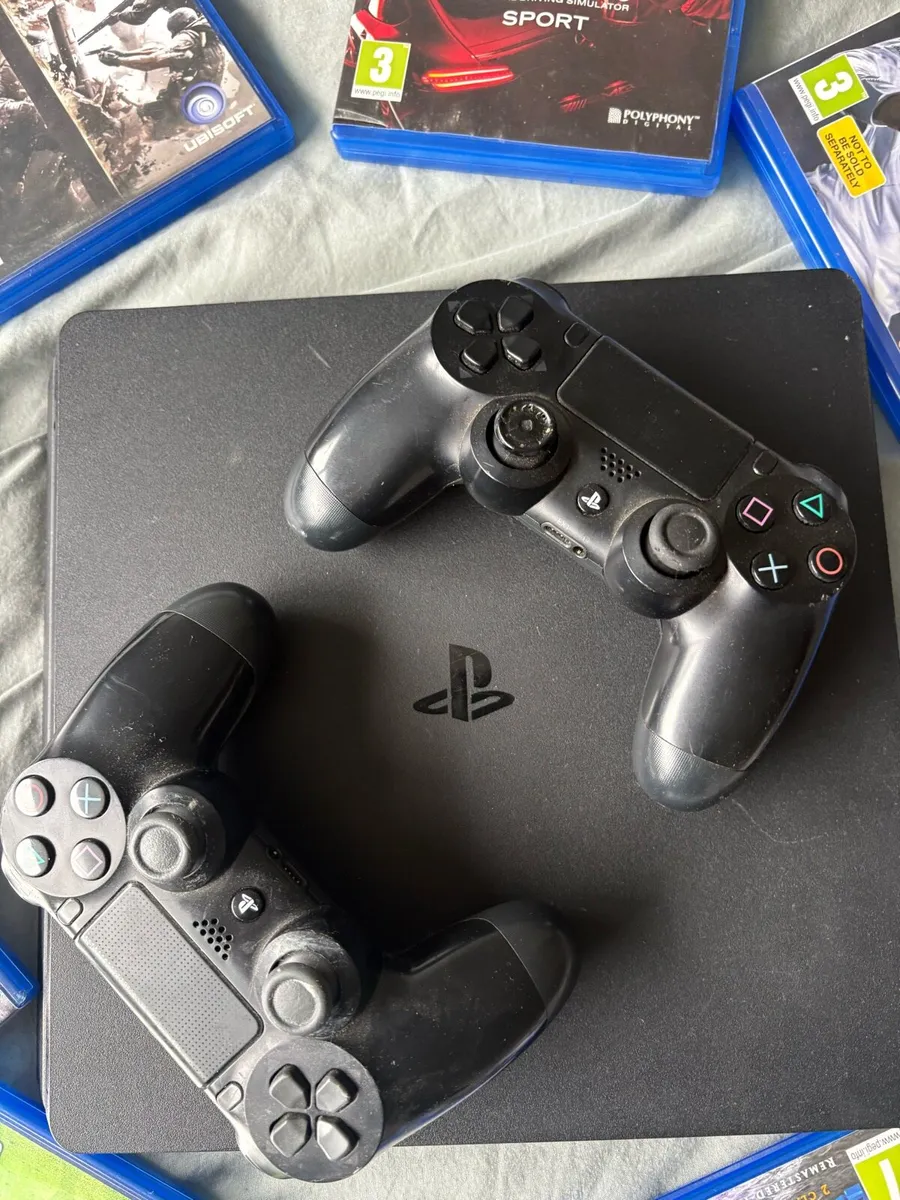 PS4 Slim bundle - Image 2