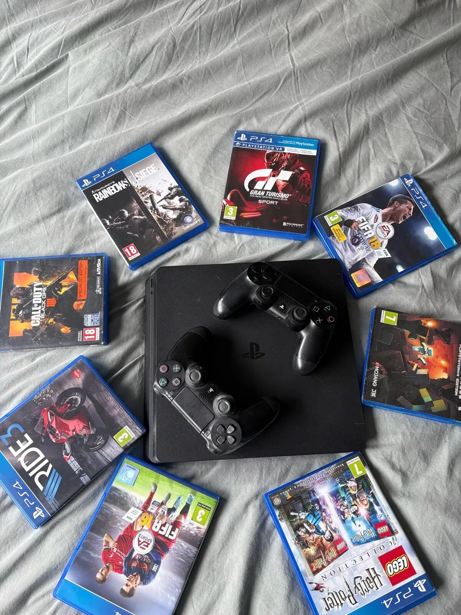 PS4 Slim bundle - Image 1