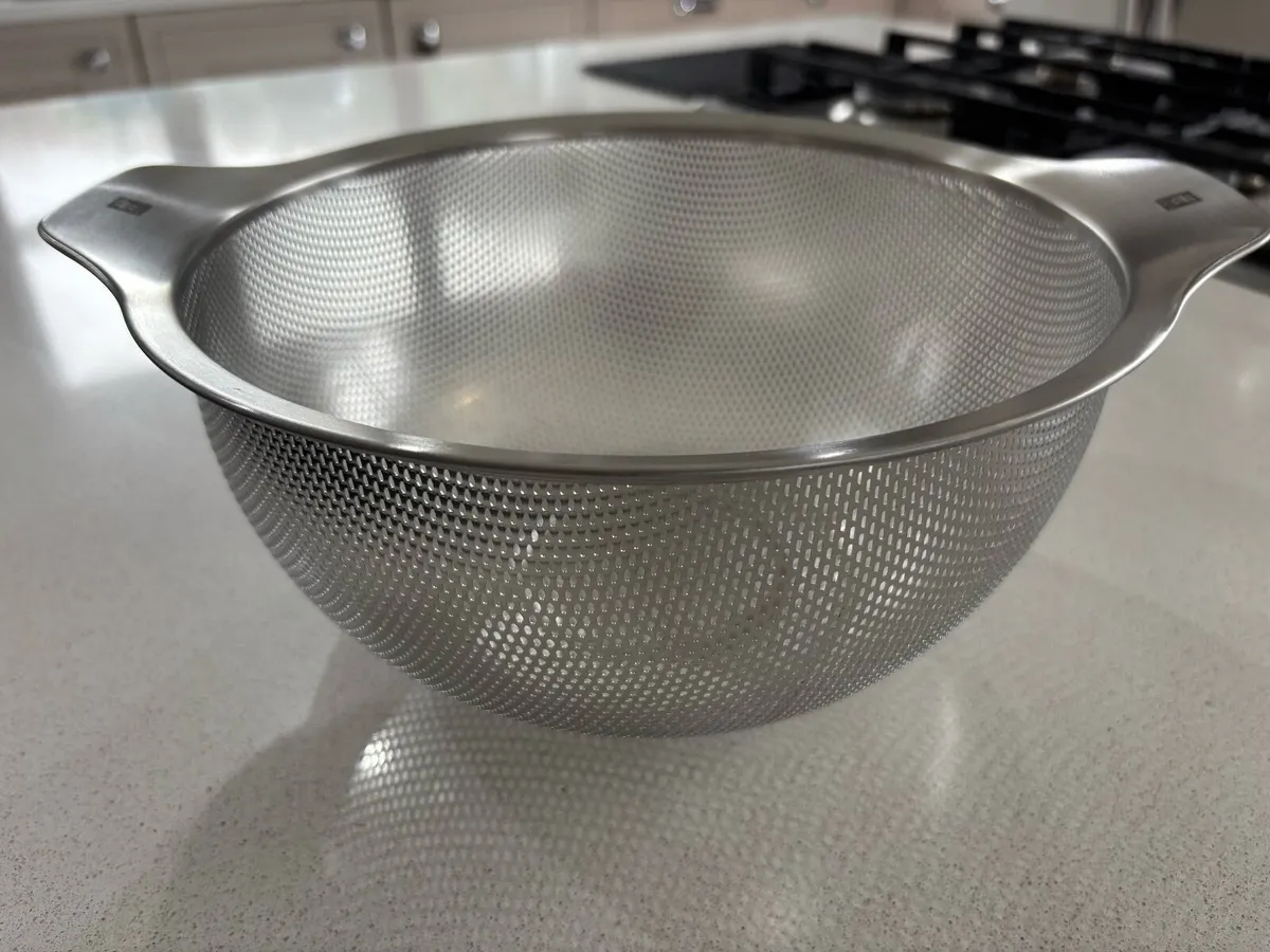 Zwilling large 24cm Collander - Image 1