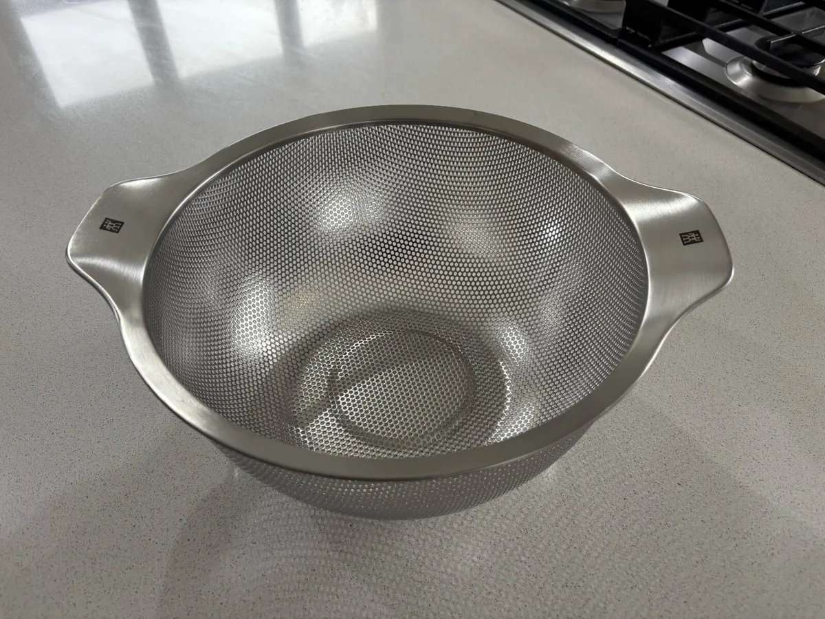 Zwilling large 24cm Collander - Image 2