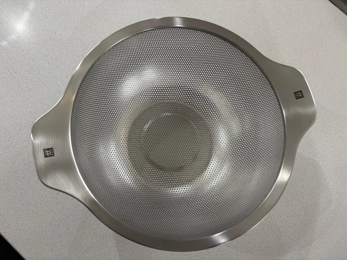 Zwilling large 24cm Collander - Image 3