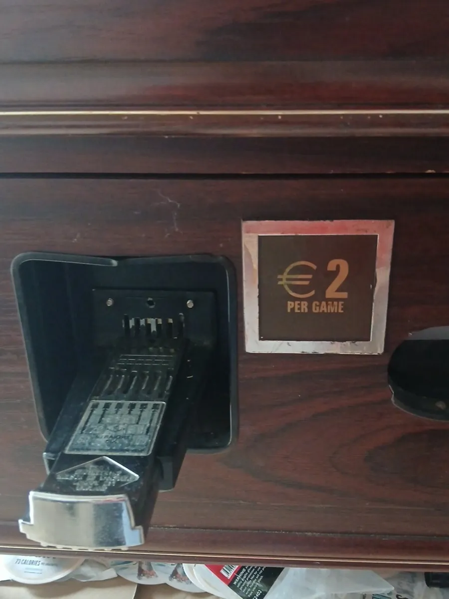 Pool table - Image 4