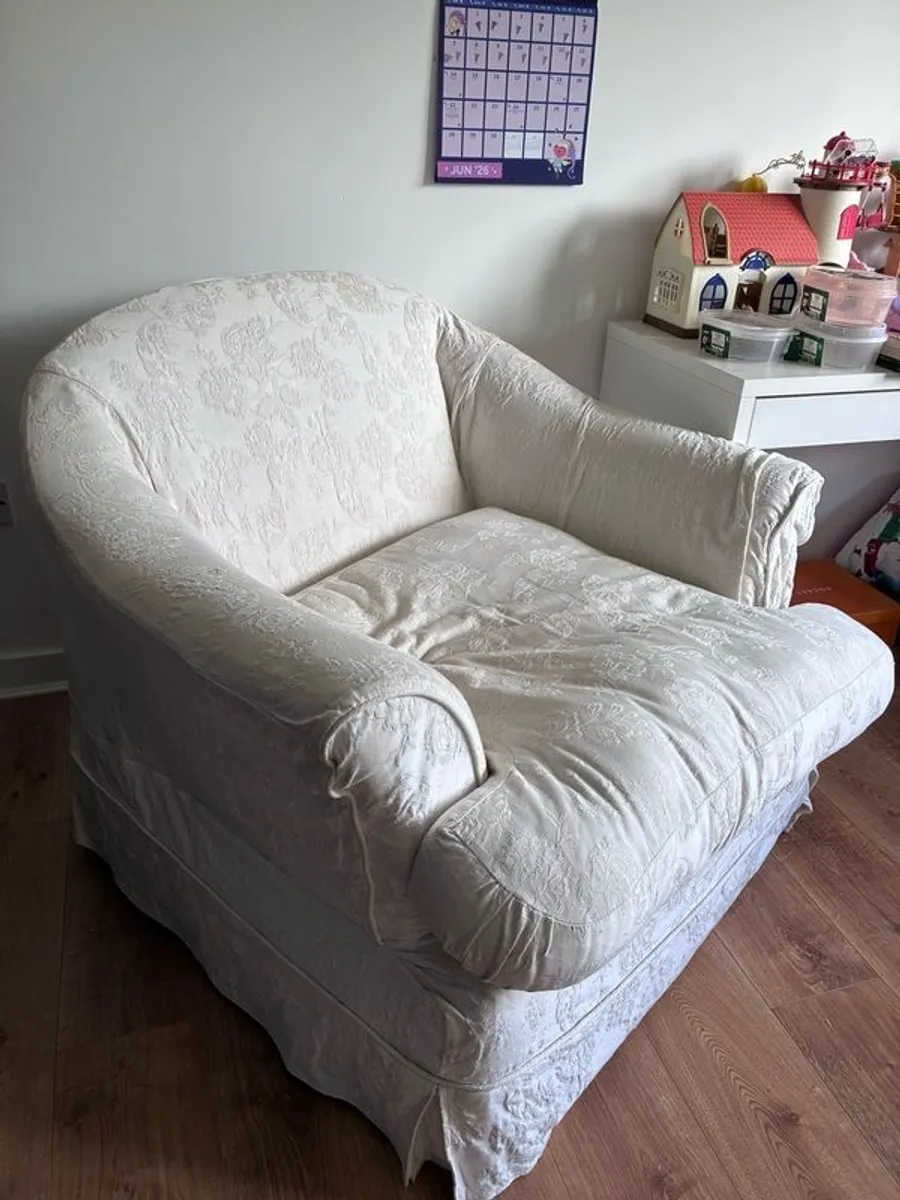 oversized armchair - Image 1