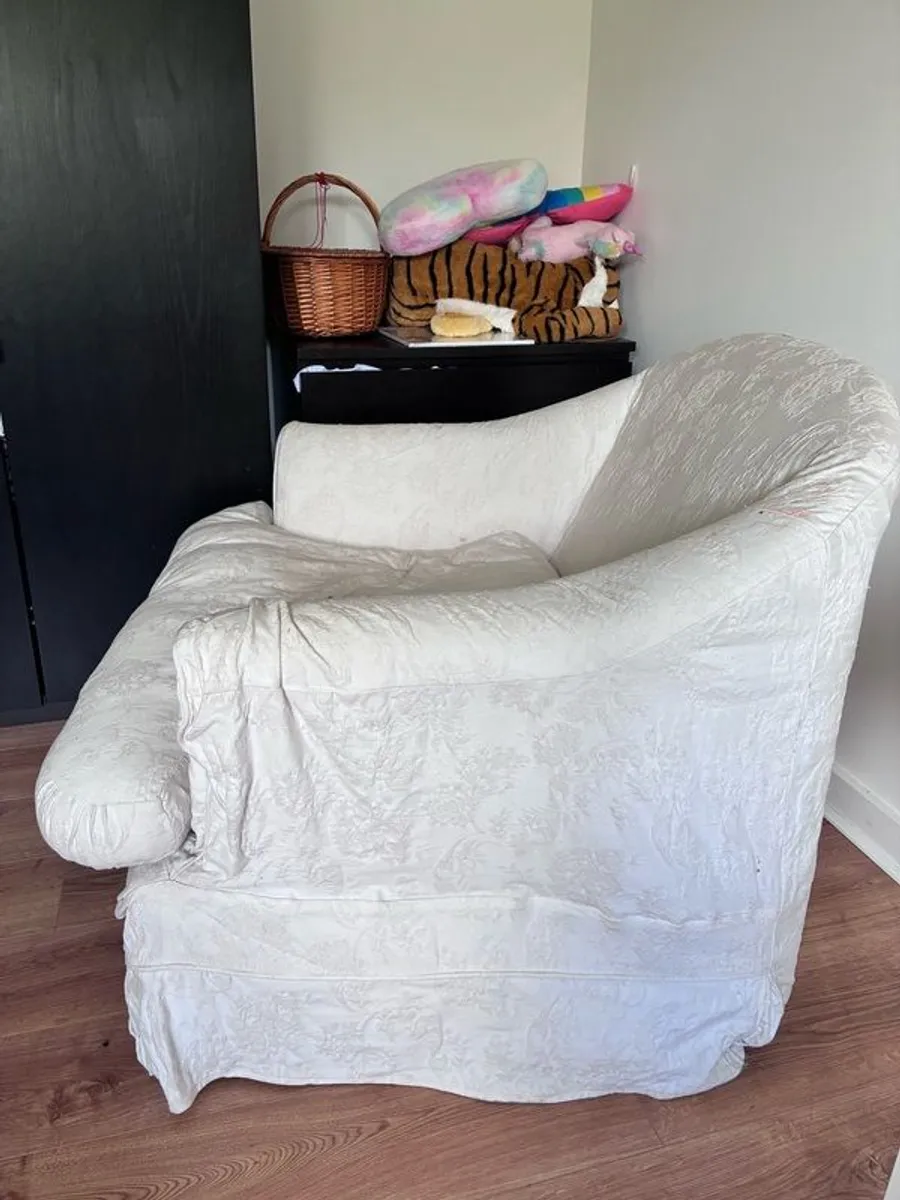oversized armchair - Image 2