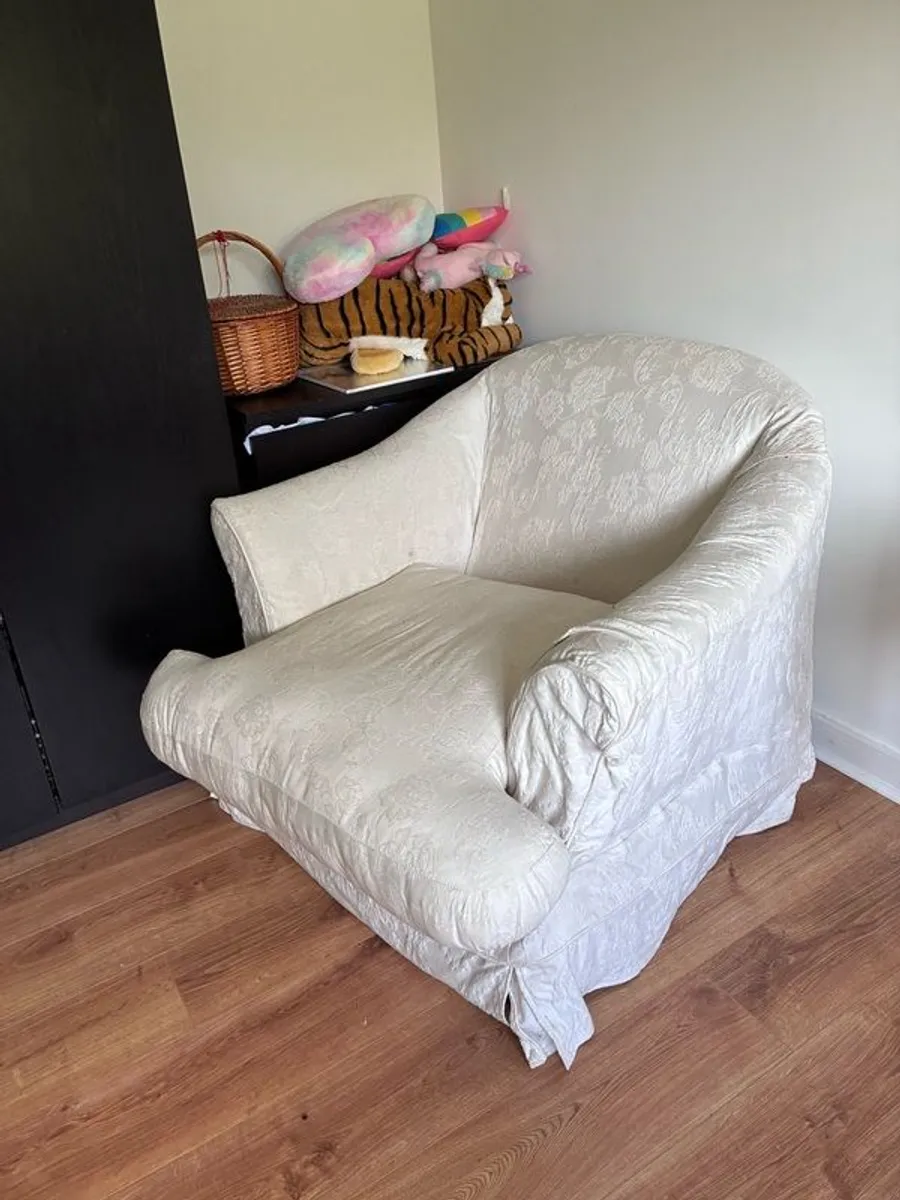 oversized armchair - Image 4