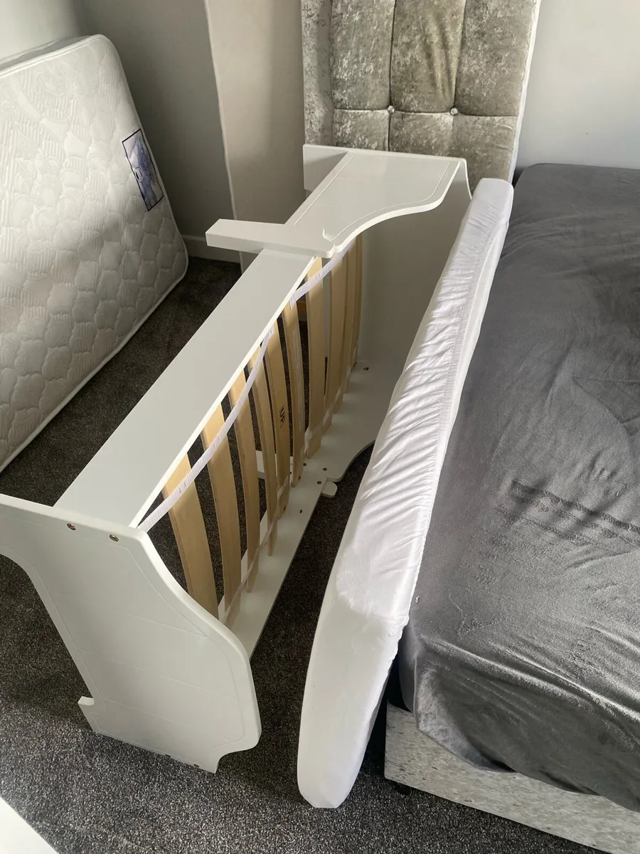 Toddler bed - Image 1